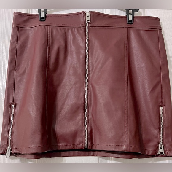 Express Dresses & Skirts - EXPRESS Faux Leather Zippered Mini